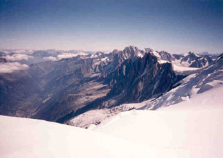 Pohled z Goutru do údolí Chamonix